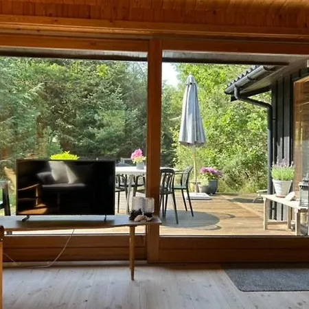Summer House With Outdoor Bath Near