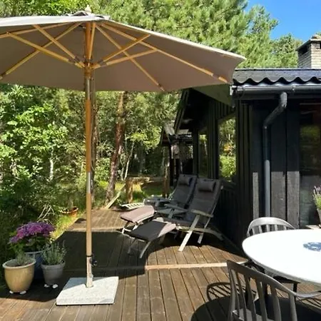 Summer House With Outdoor Bath Near Feriehus