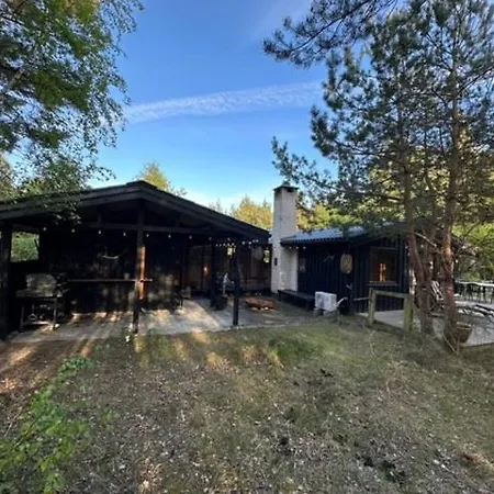 Summer House With Outdoor Bath Near *